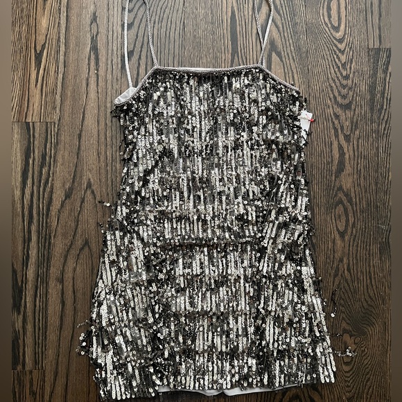 Alice&Olivia mini Dress size 4 embellished Crystal silver